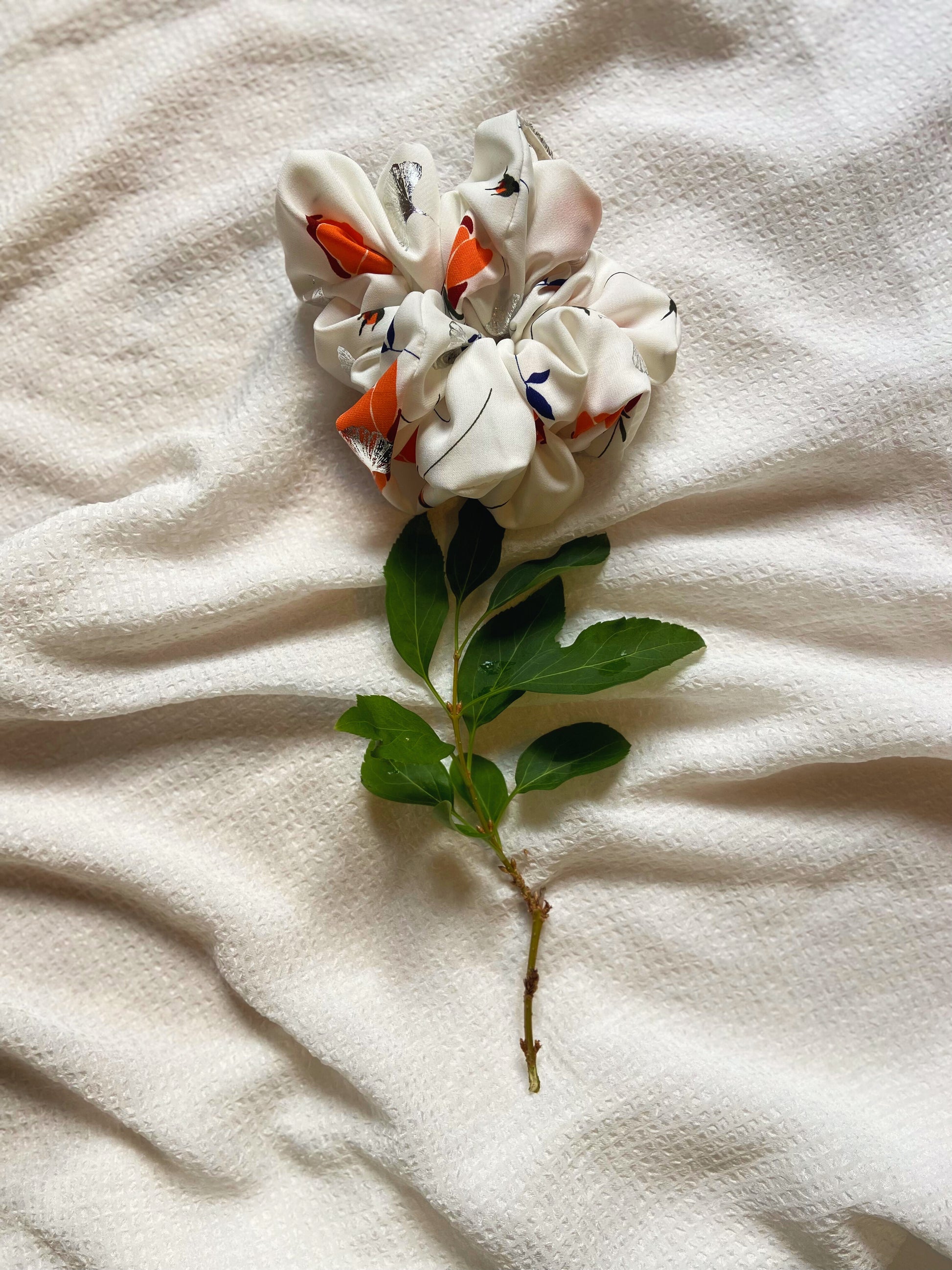 Maxi chouchou blanc fleuri