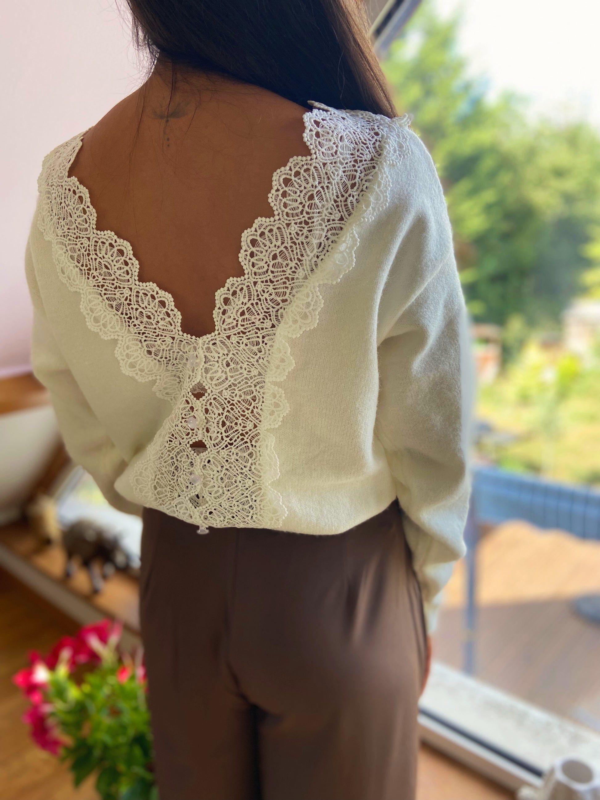 Serena - Pull détail en dentelle