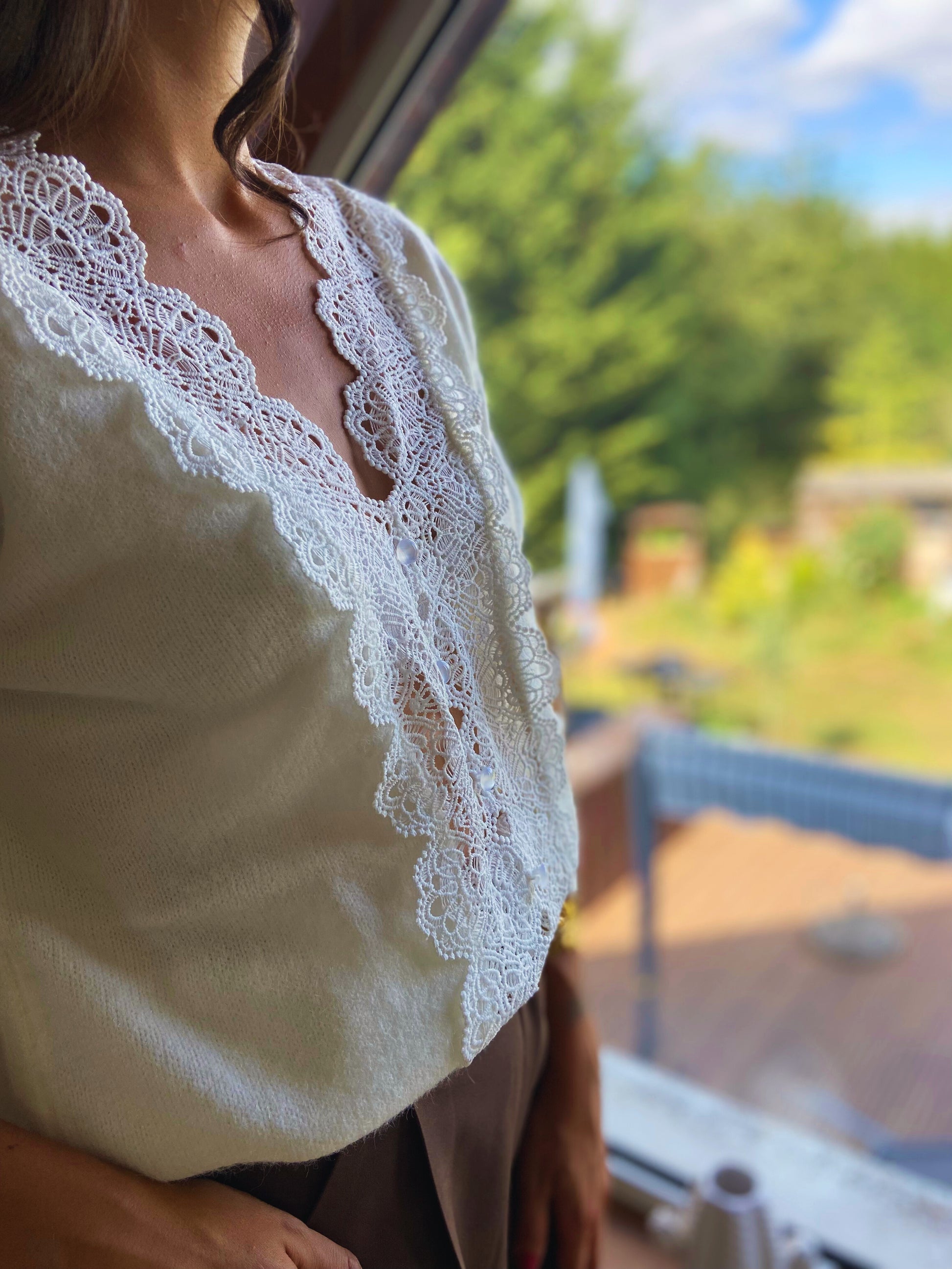 Serena - Pull détail en dentelle