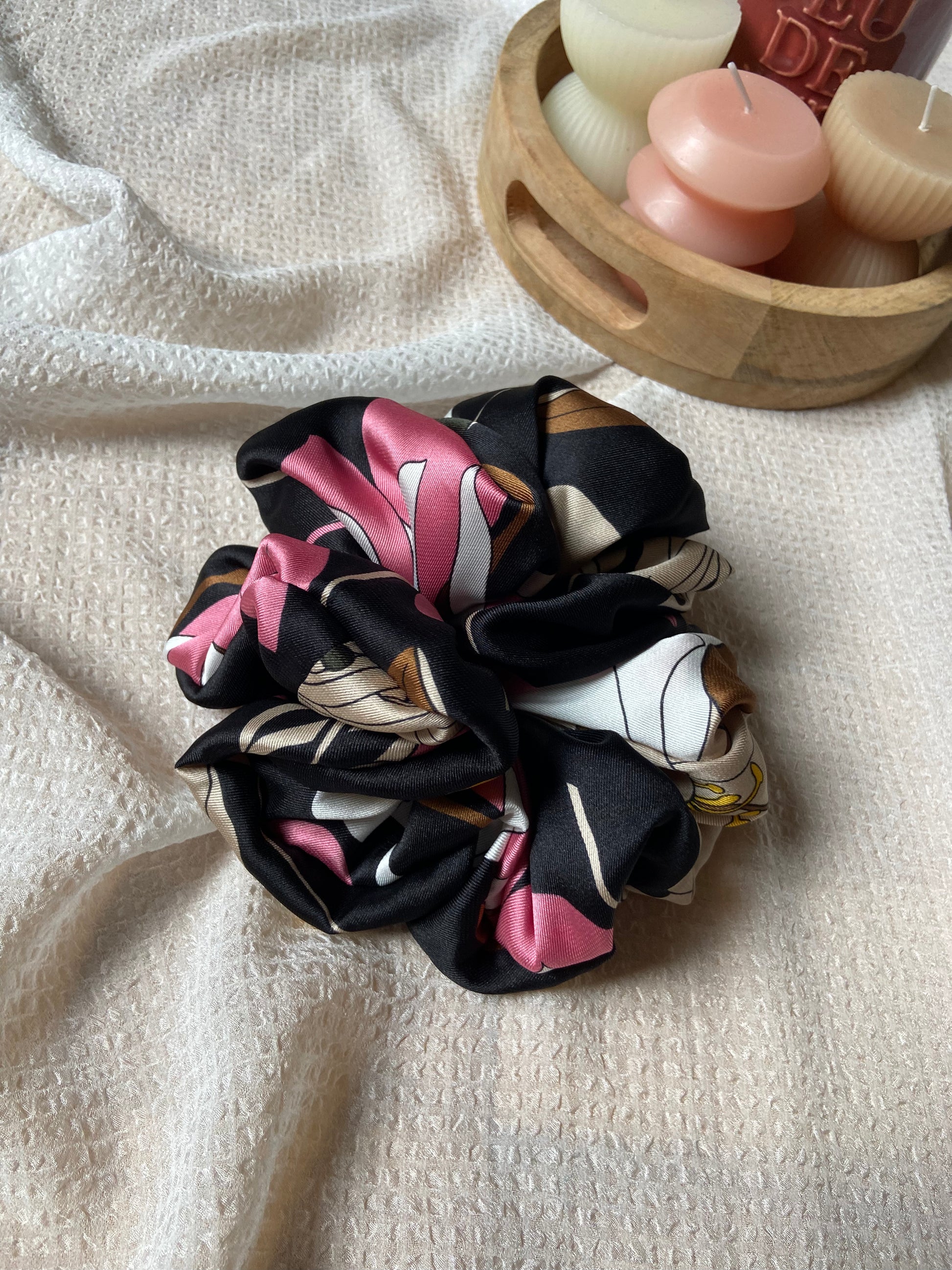 Maxi chouchou noir fleuri